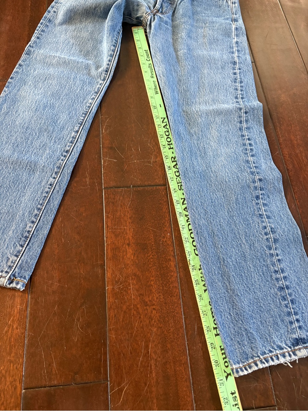 Vintage Levi's 501 Medium Wash Button-Fly Blue Jeans - Y2K - Picture 9 of 12